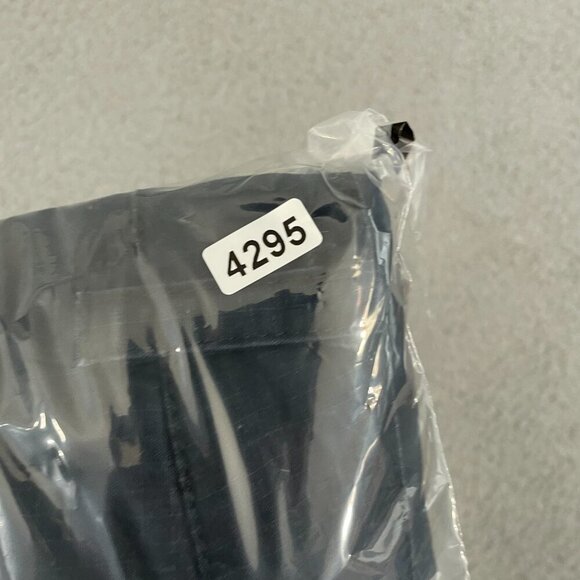 VTG Nike Athletic Dept. Shorts Men 38 Black Y2K Cargos - Picture 12 of 12